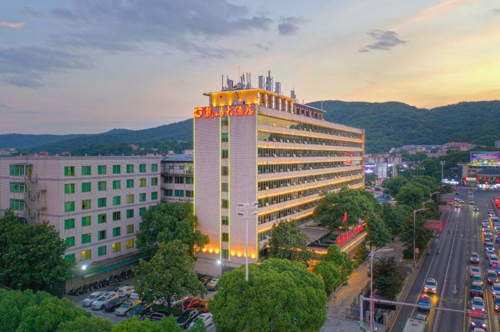 通程麓山大酒店.jpg